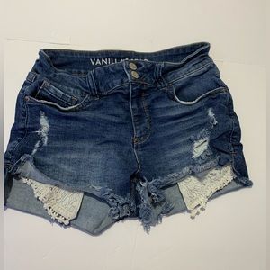 Vanilla Star Mid-rise Shortie Lace Pocket Jean Shorts